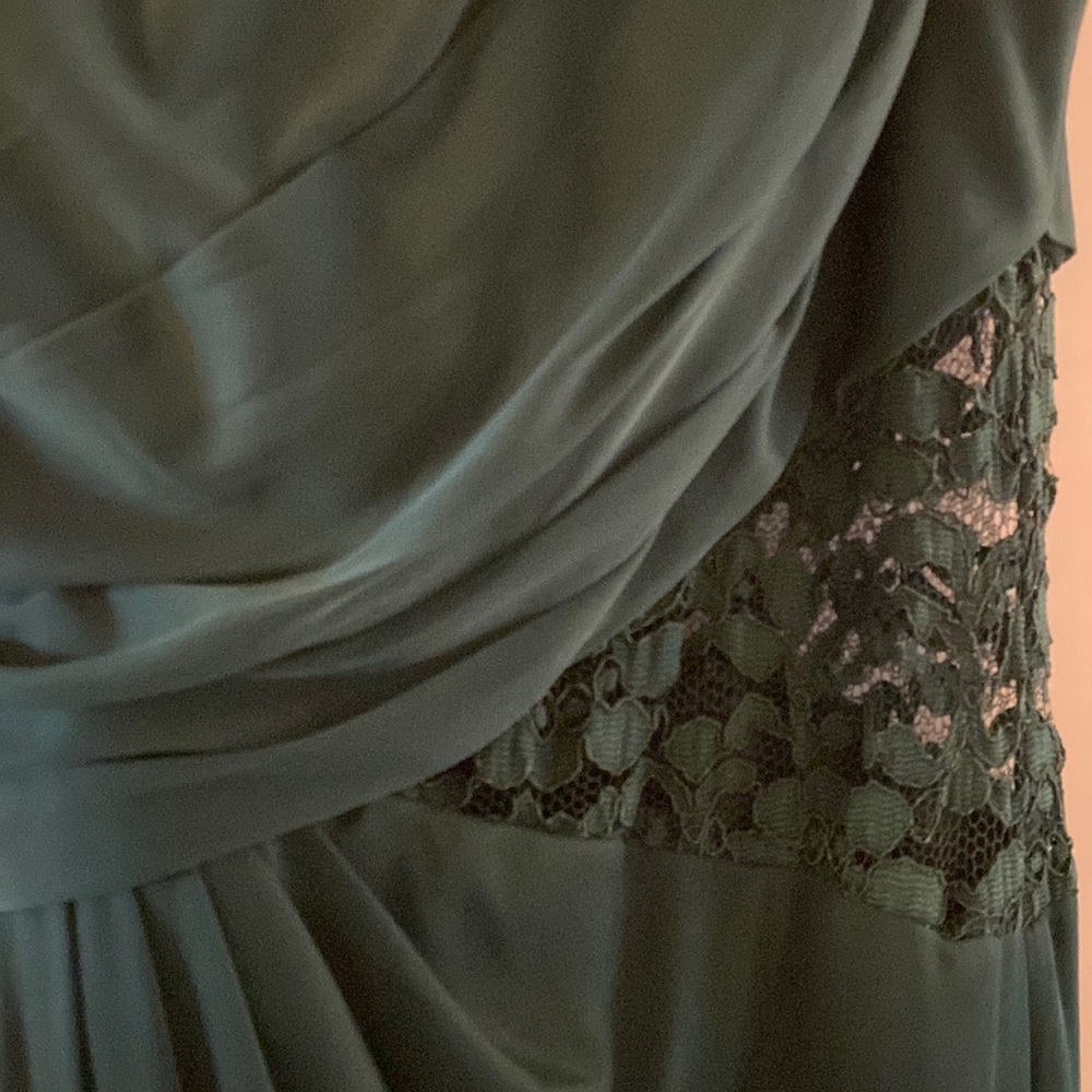 David’s Bridal Bridemaid dress - Picture 2 of 7